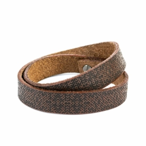 Braunes Doppellederarmband mit Lielvārde-Gürtelmotiv, 1,7 cm